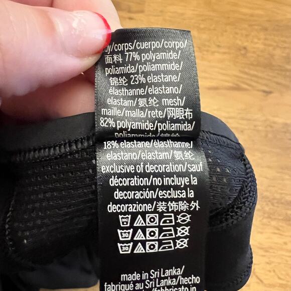 Victoria's Secret Sport Black Zip Up Cropped Tank Top Size S - Picture 4 of 4